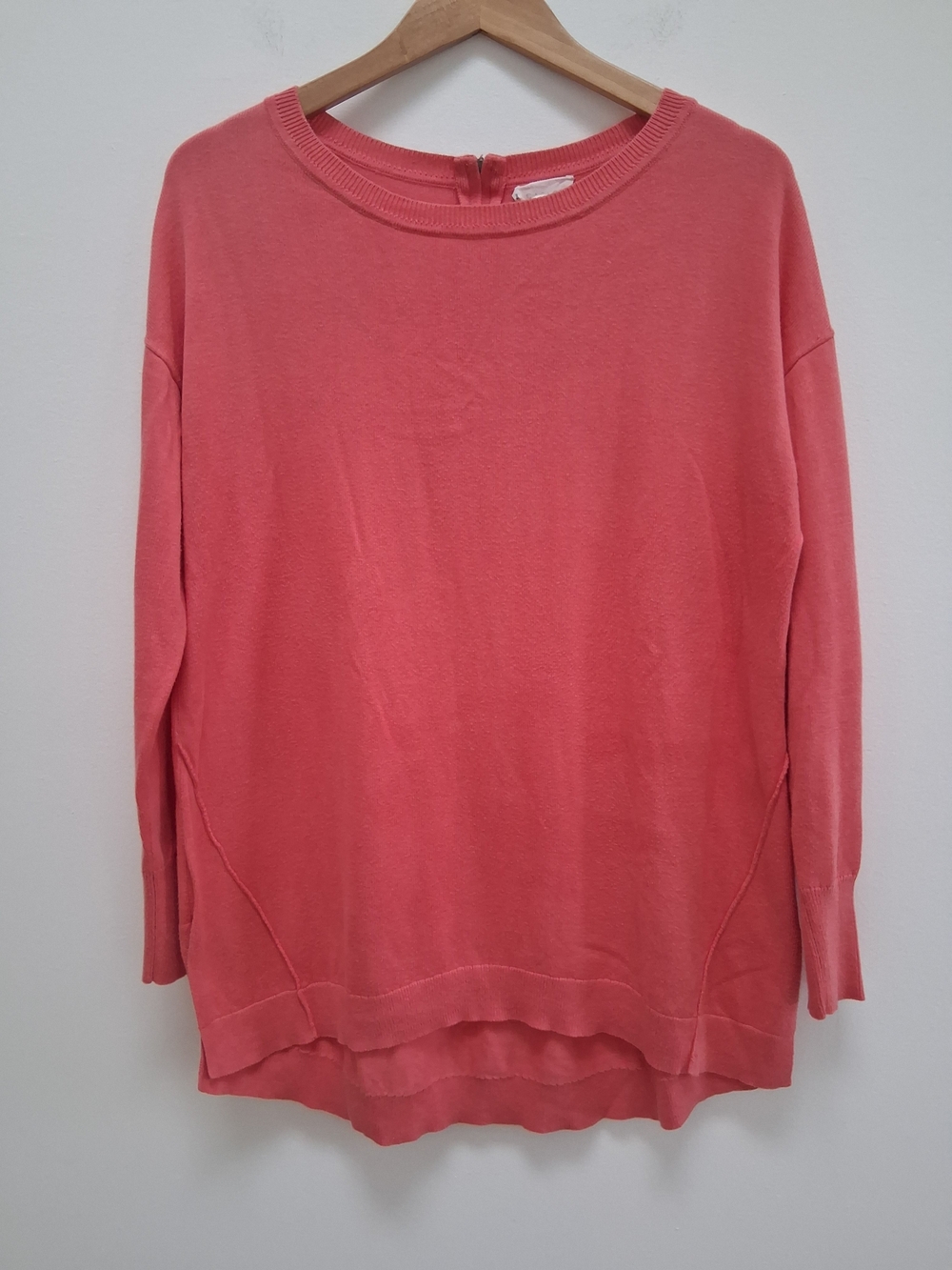 Caslon Women's  Coral-Peach Lightweight  Split-Side High Low Sweater Medium